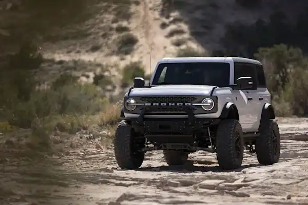 Editor’s Pick Belltech 152600BK 2021 Ford Bronco 4"-7.5" Lift (Exc. Sasquatch)